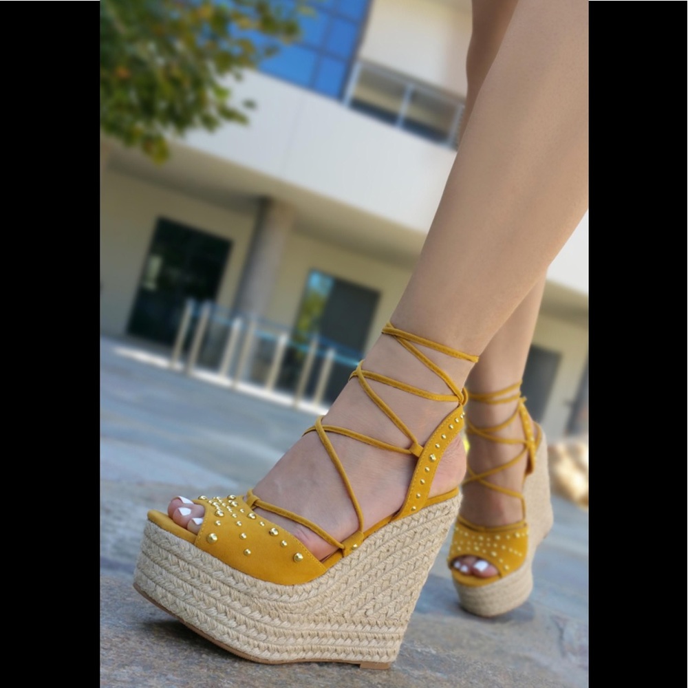 Super fashion wedges